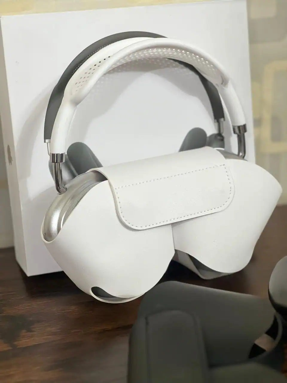 Apple AirPods Max Wireless Over-Ear Headphones. Active Noise Cancelling
