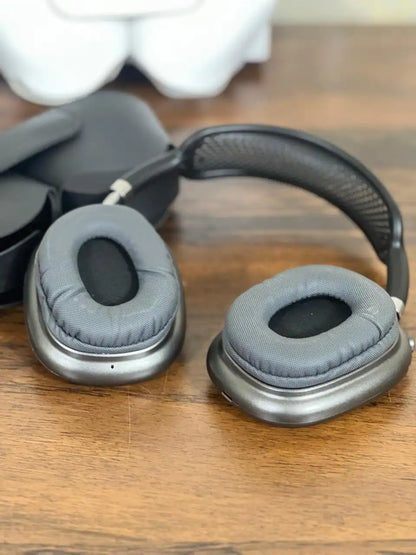 Apple AirPods Max Wireless Over-Ear Headphones. Active Noise Cancelling